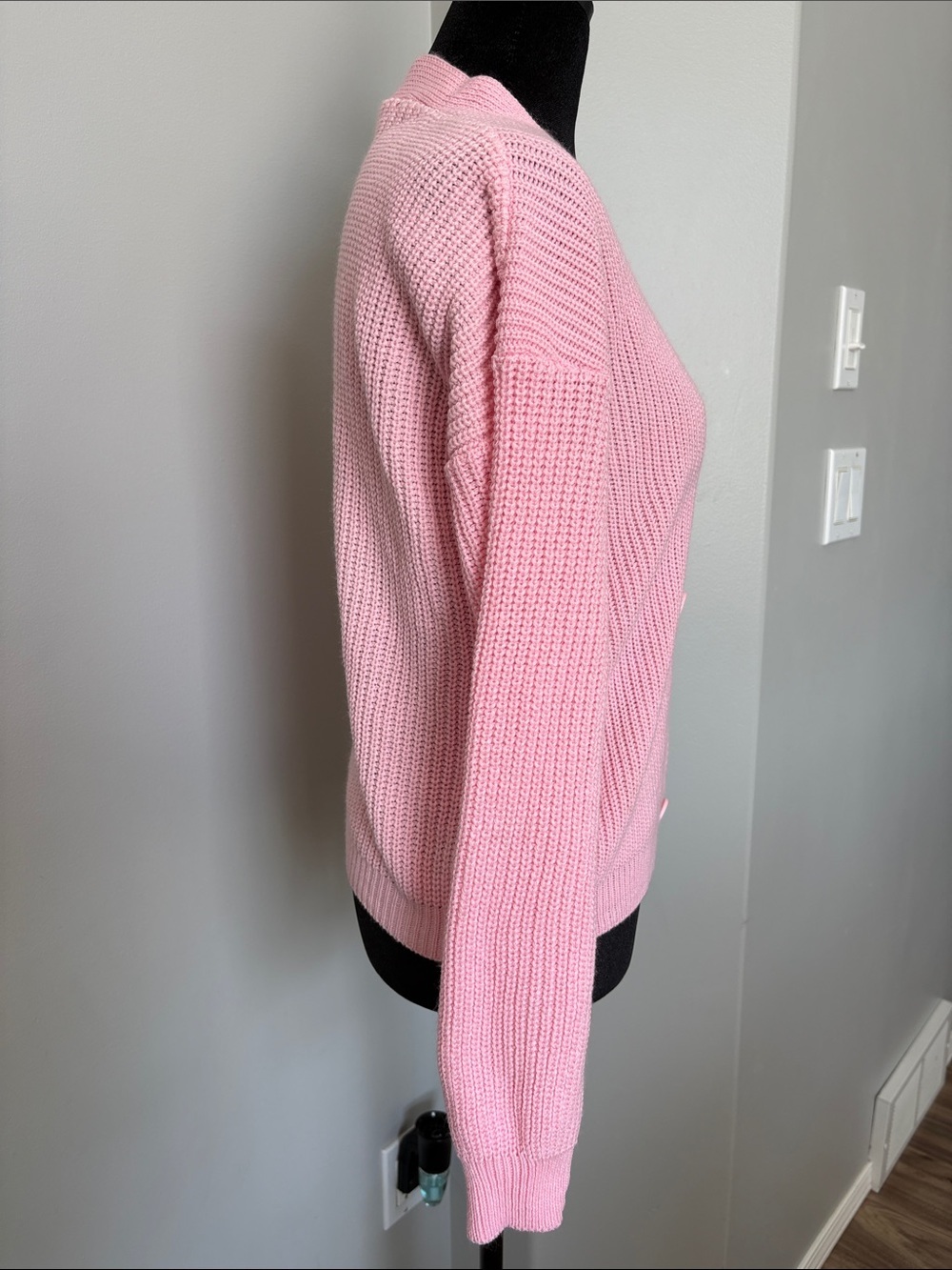 Boohoo Light Pink V-Neck Button-Up Cardigan - Picture 3 of 4